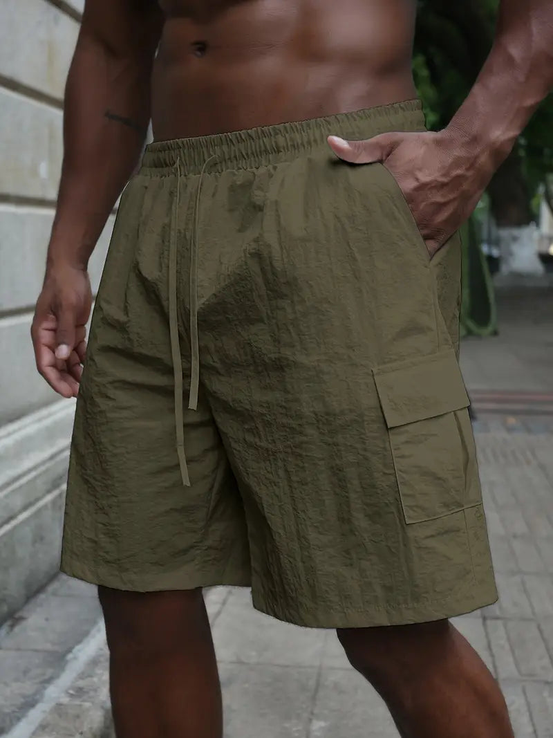 Breathable shorts with elastic waist