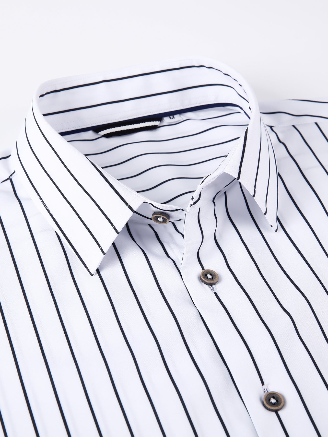 Long sleeve striped shirt with pocket and buttons