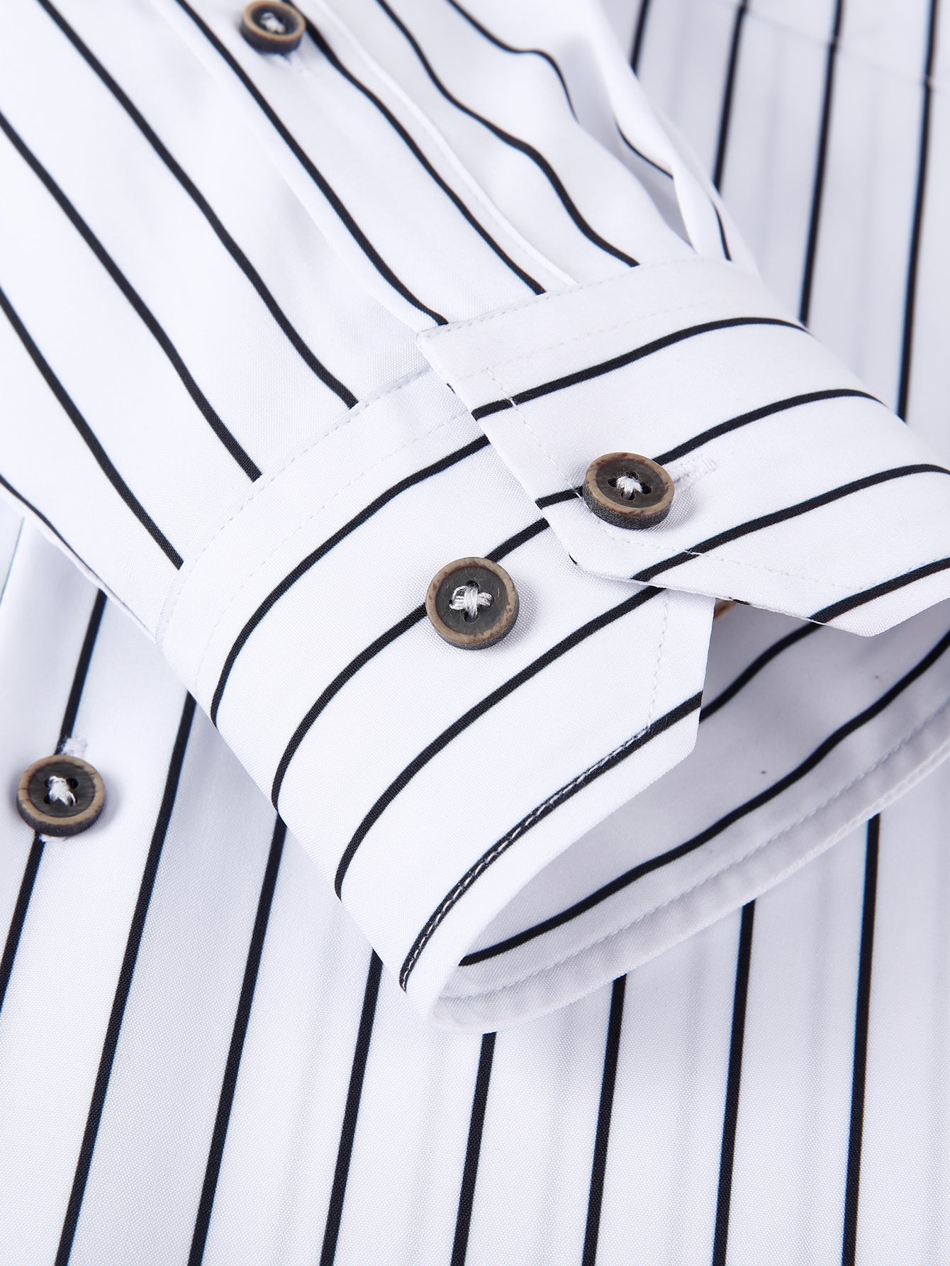 Long sleeve striped shirt with pocket and buttons