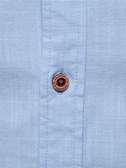 Long-sleeved linen stand-up collar shirt.
