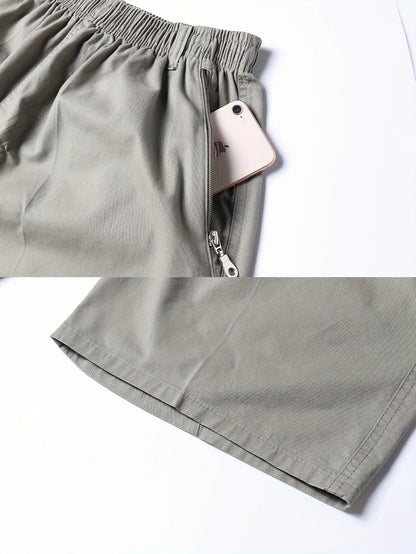 Lightweight cargo shorts with pockets