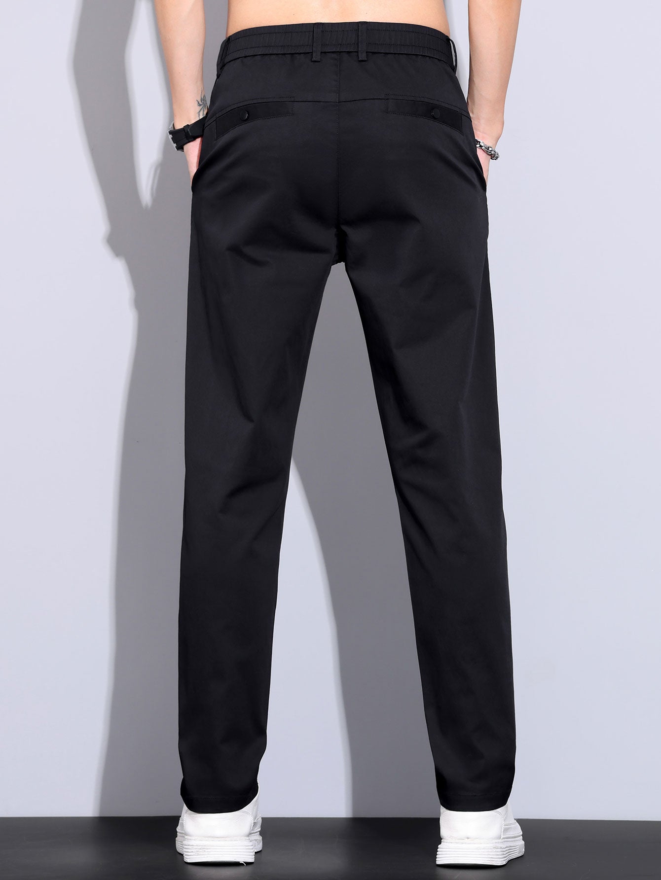 Elastic waistband and straight leg pants