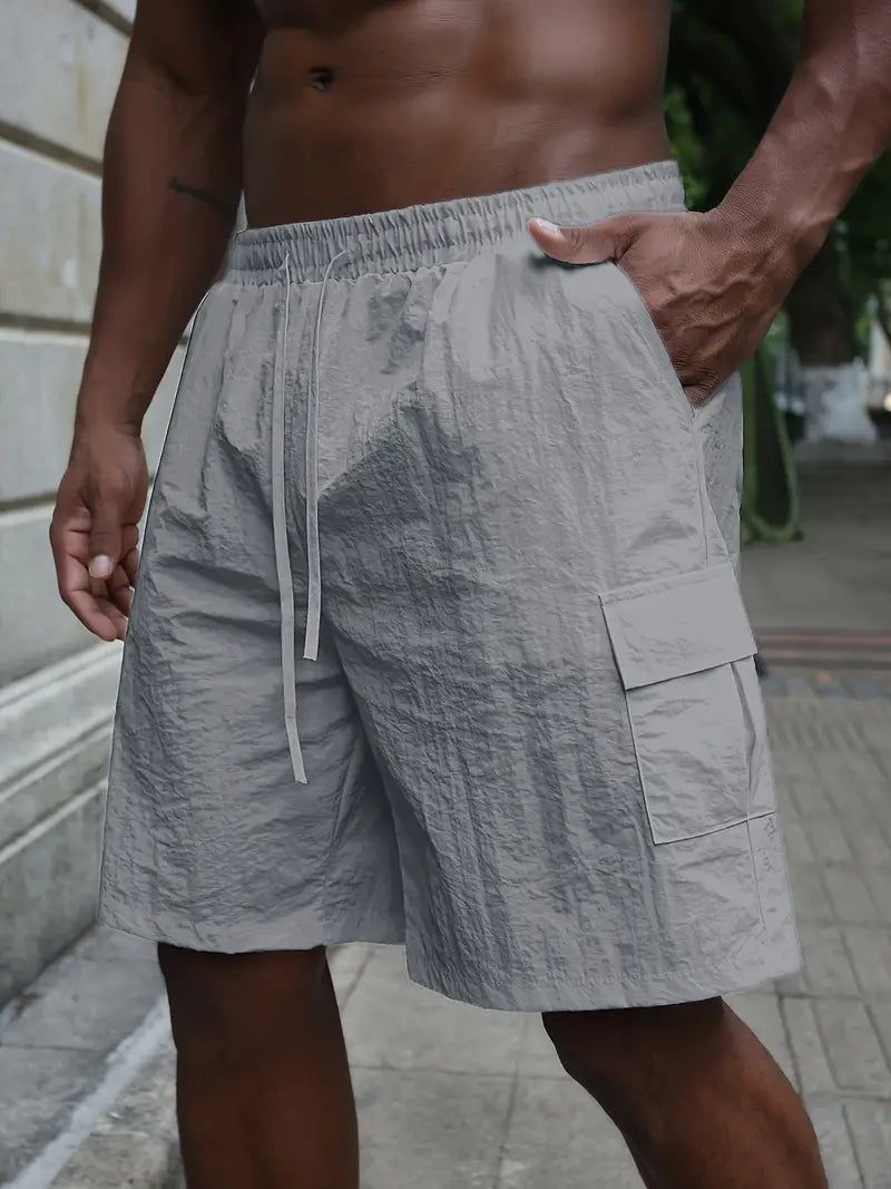 Breathable shorts with elastic waist