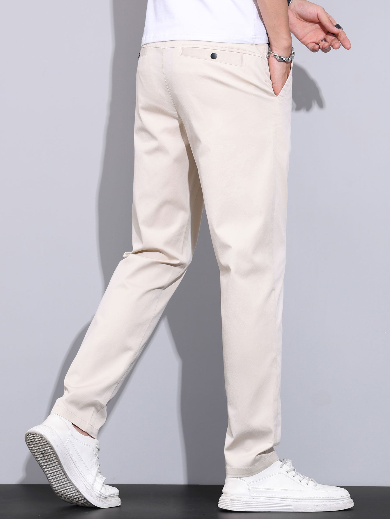 Elastic waistband and straight leg pants