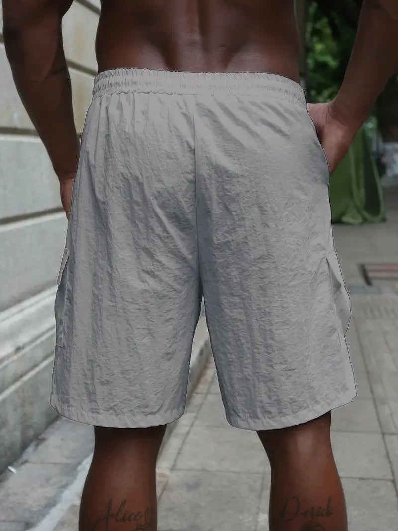Breathable shorts with elastic waist