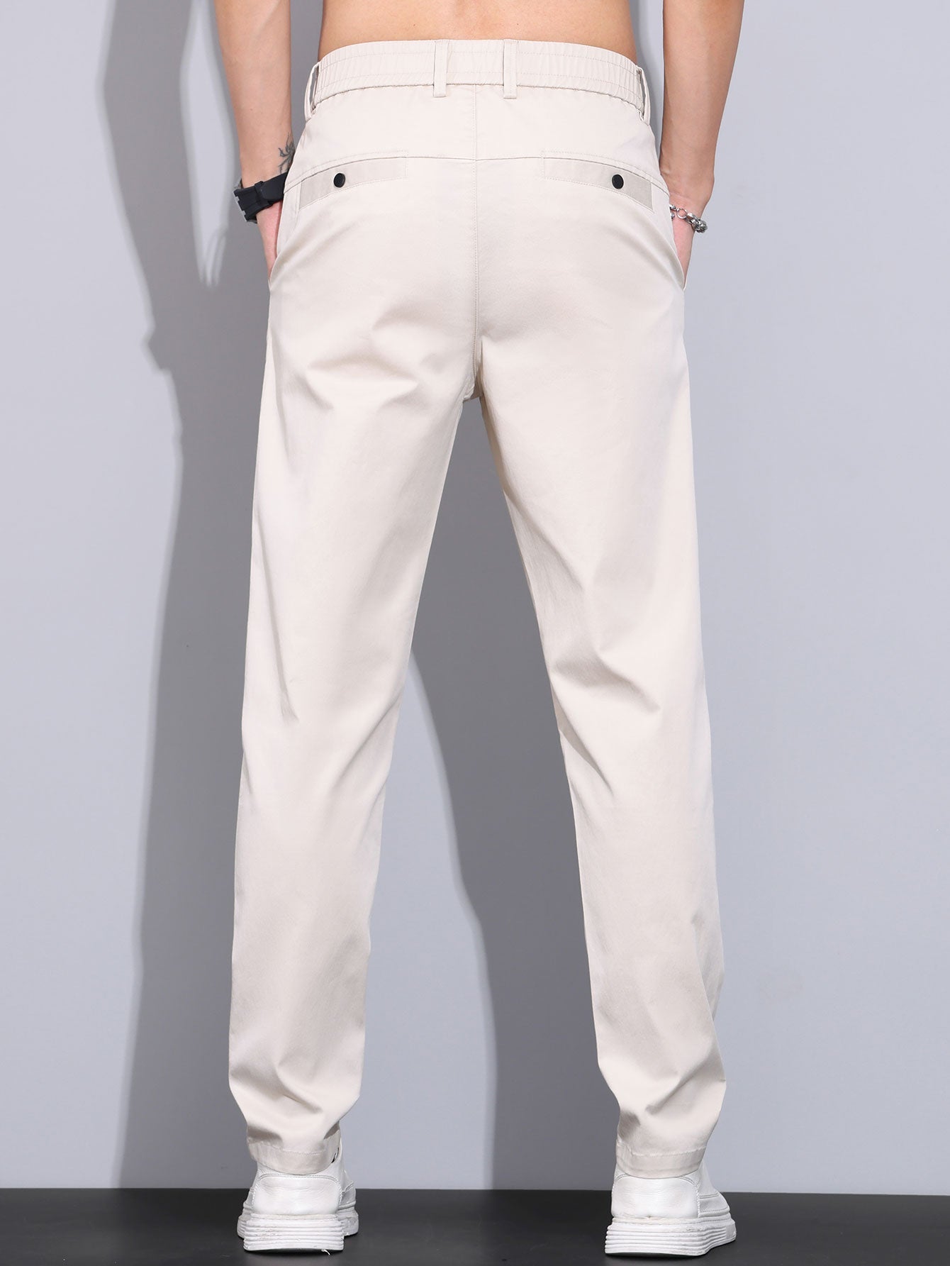 Elastic waistband and straight leg pants