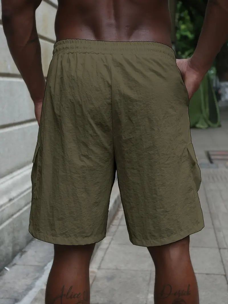 Breathable shorts with elastic waist