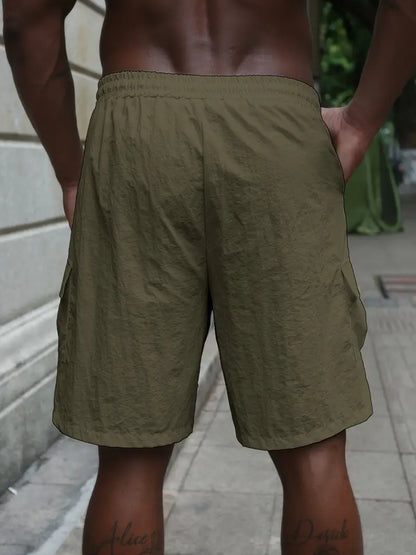 Breathable shorts with elastic waist