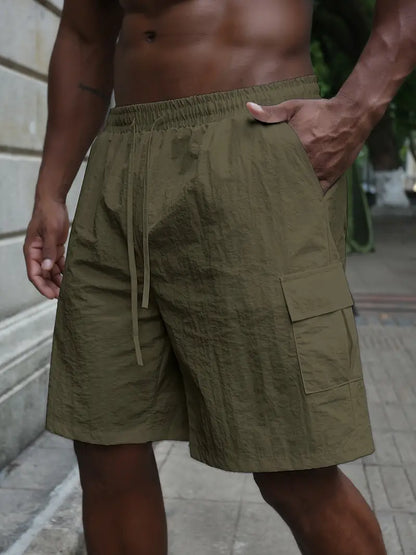Breathable shorts with elastic waist