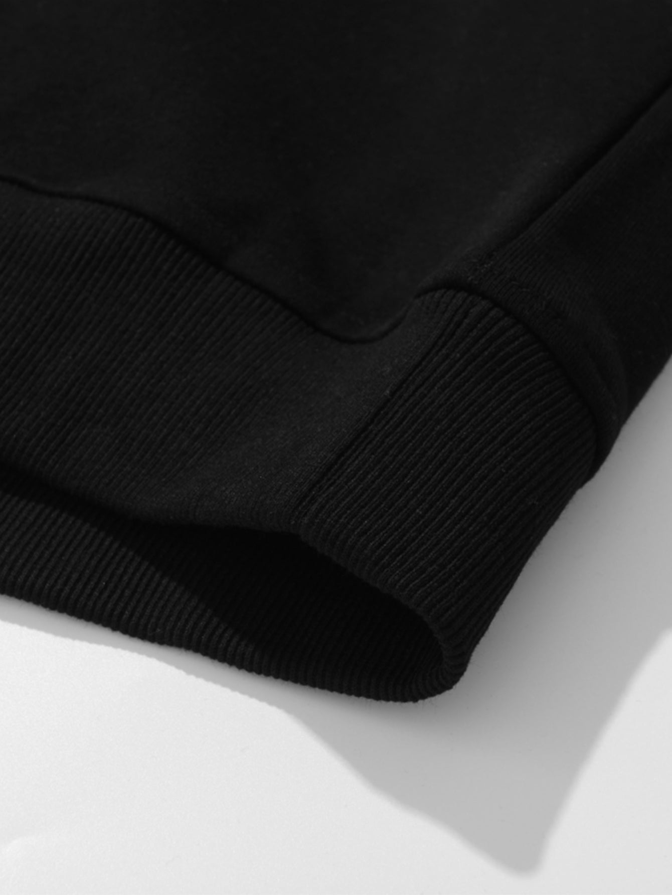 Moletom Polo Patchwork com Blocos de Cor e Caimento Relaxado