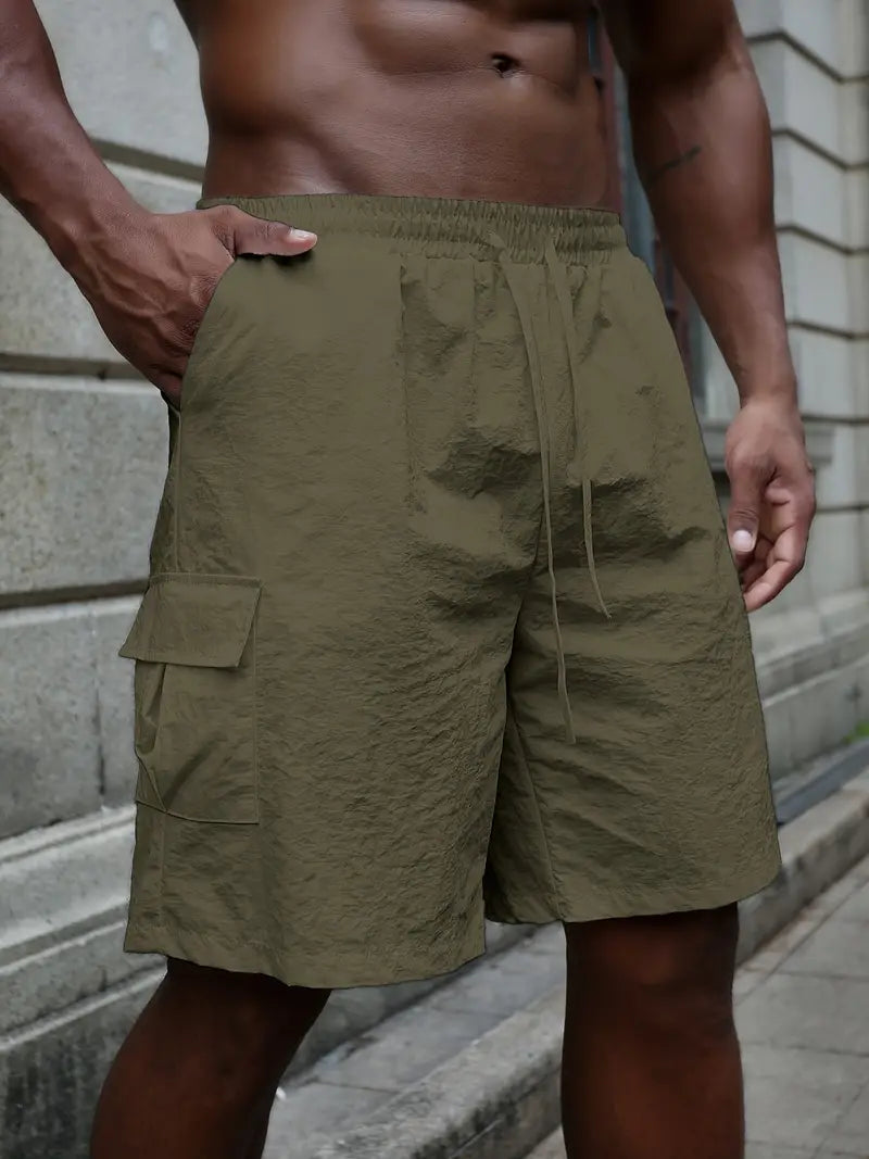 Breathable shorts with elastic waist